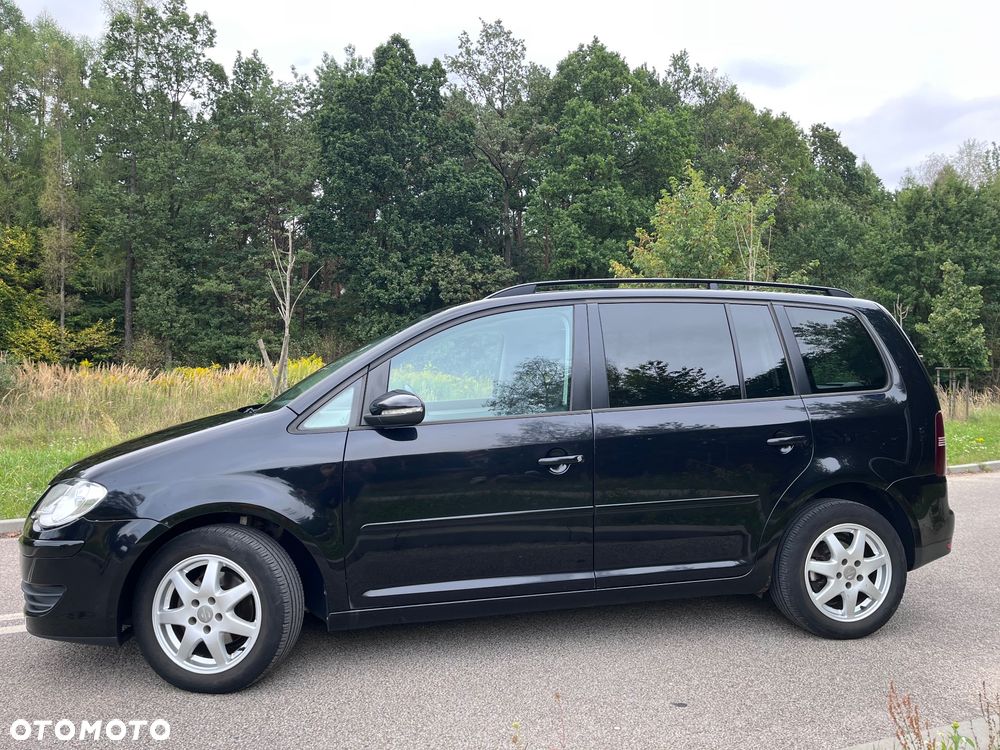Volkswagen Touran 1.9 TDI DPF Highline DSG - 2