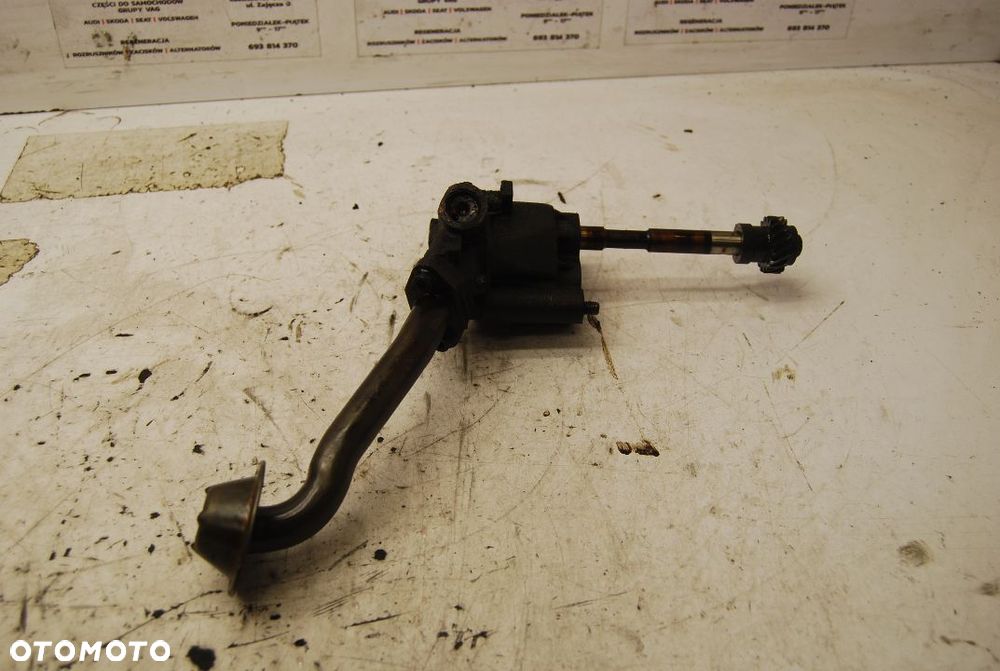 POMPA OLEJU 058115153 1.8 AUDI A4 B5 VW PASSAT B5 - 2