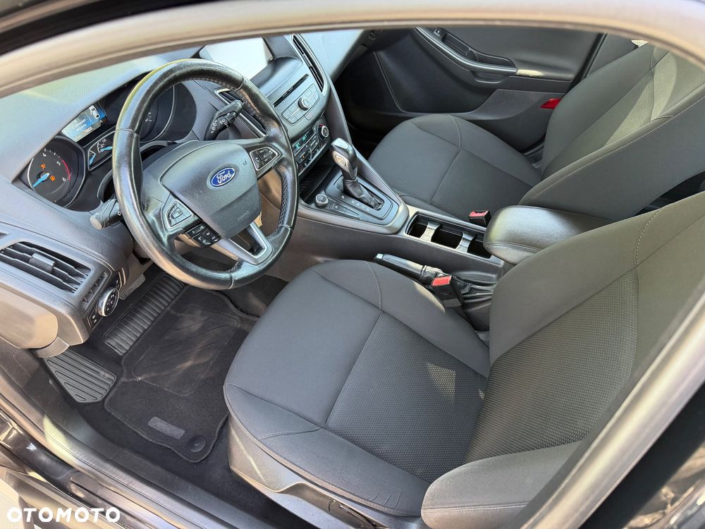 Ford Focus Turnier 1.5 EcoBlue Start-Stopp-System TITANIUM - 18