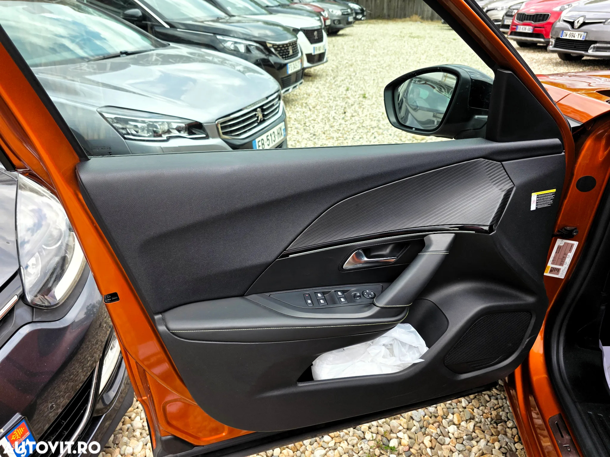 Peugeot 2008 PureTech 155 EAT8 GT Pack - 22