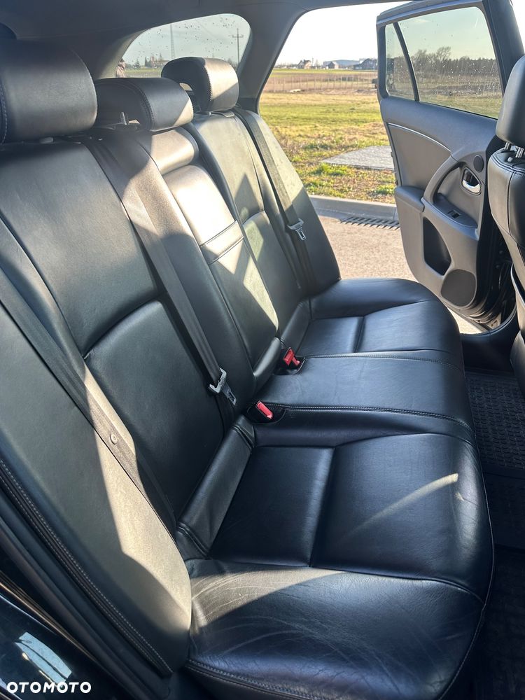Toyota Avensis - 17