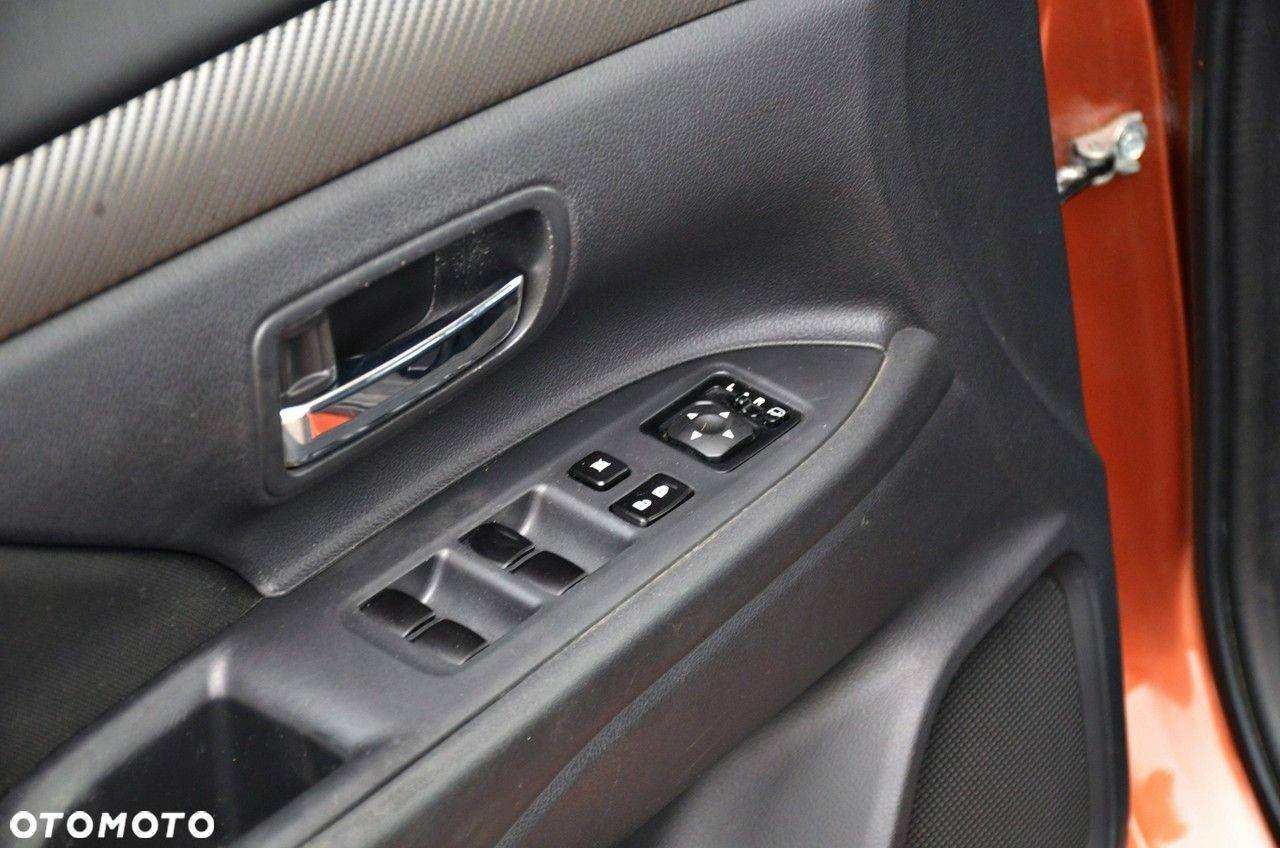 Mitsubishi Outlander - 15