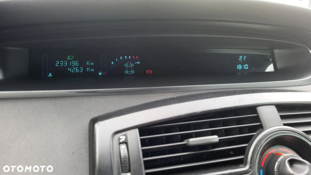 Renault Scenic - 11