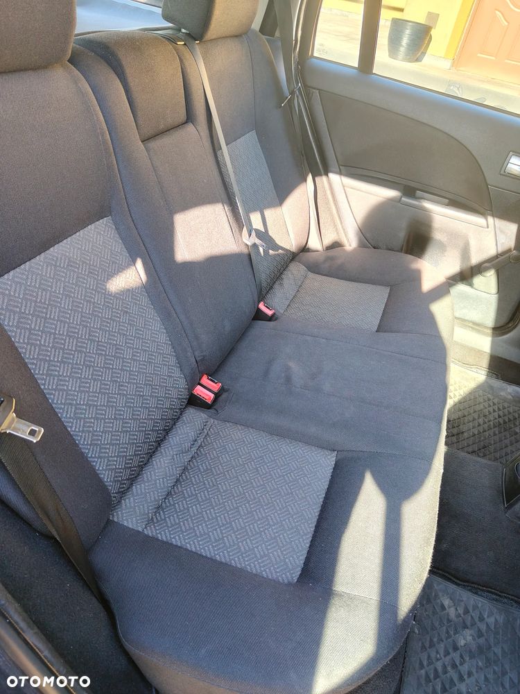 Ford Mondeo 1.8 Ambiente - 10