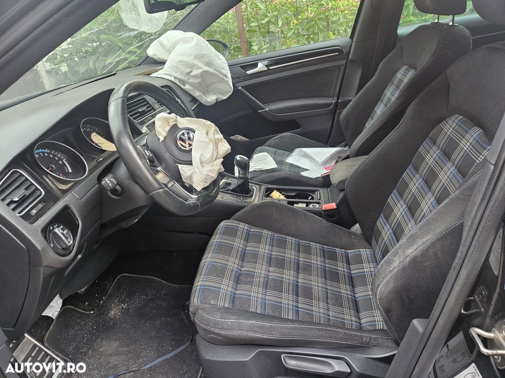 Volkswagen Golf Standard - 5