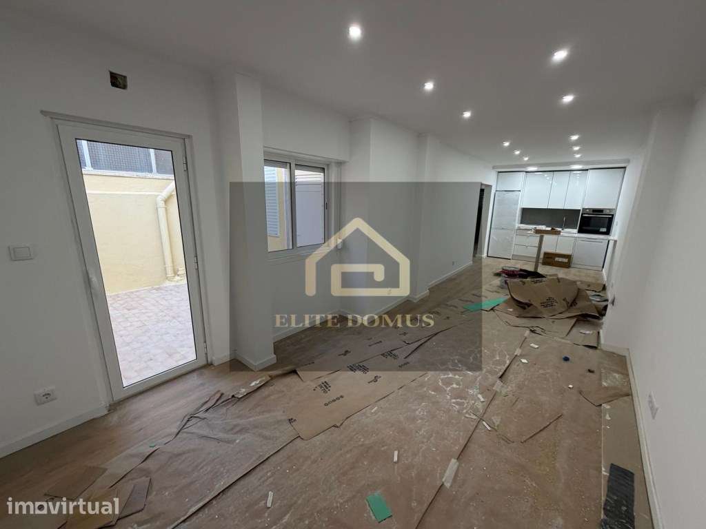 T2+1 com Logradouro - Totalmente Remodelado - Falagueira, Venda Nova! - Grande imagem: 5/19