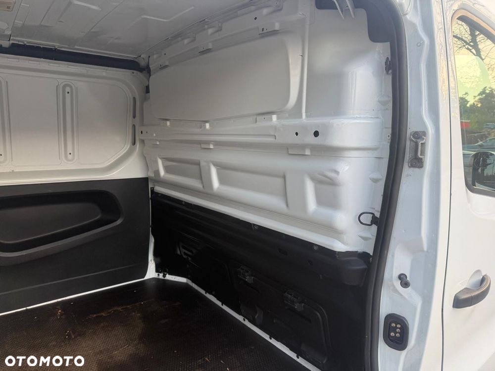 Opel Vivaro - 18