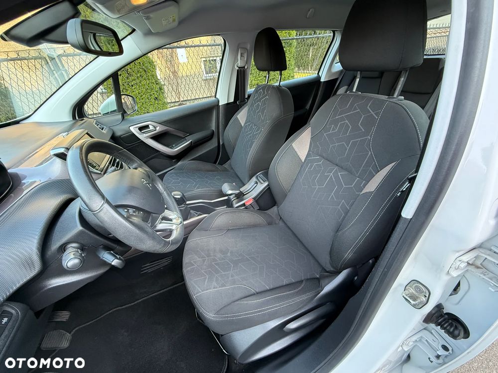 Peugeot 2008 1.2 Pure Tech Style EU6 - 18