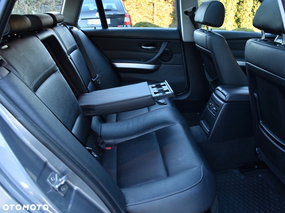 BMW Seria 3 318d DPF Edition Exclusive - 15