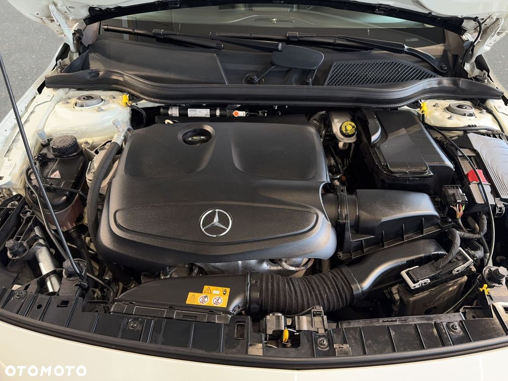 Mercedes-Benz GLA - 30