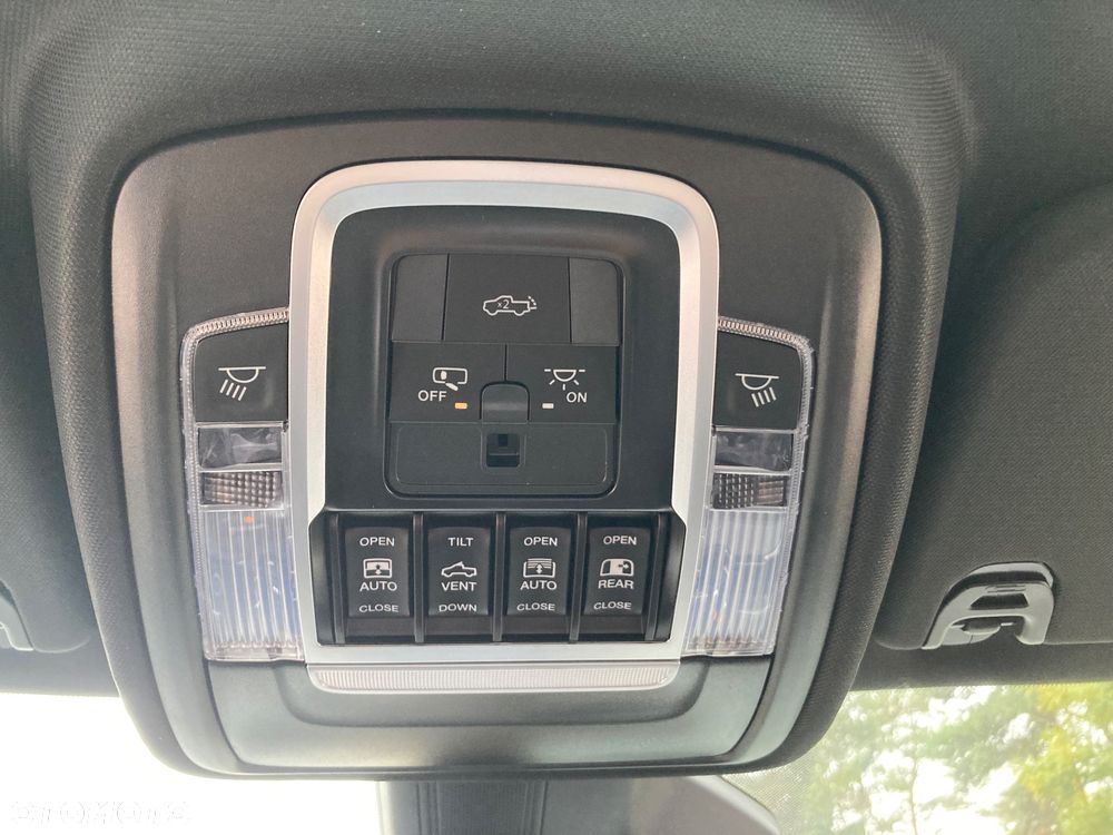 Dodge RAM 1500 5.7 4x4 - 38