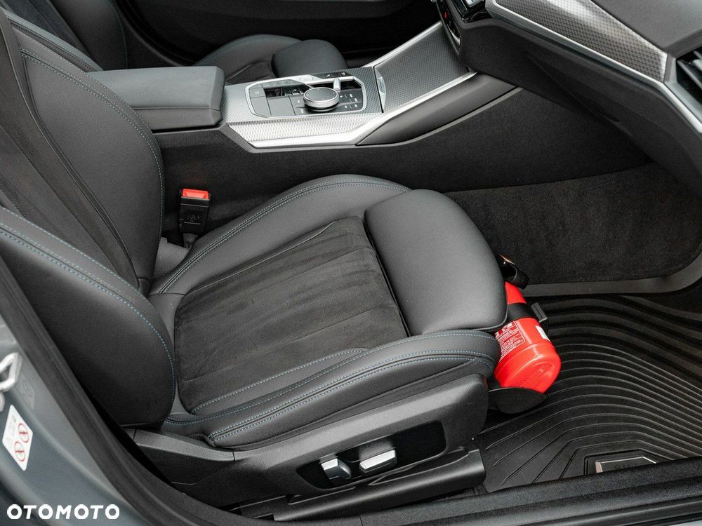 BMW Seria 3 320d xDrive M Sport sport - 30