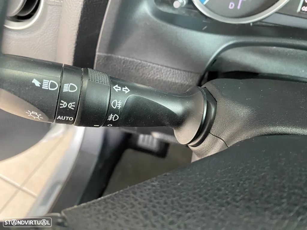 Toyota Auris 1.8 HSD Comfort+J17 - 28