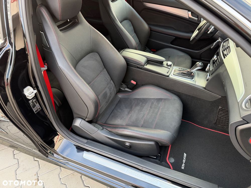 Mercedes-Benz Klasa C 200 7G-TRONIC Edition - 27