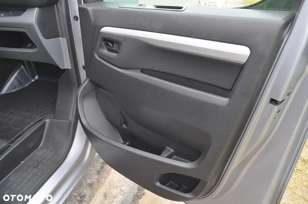 Opel Vivaro - 19