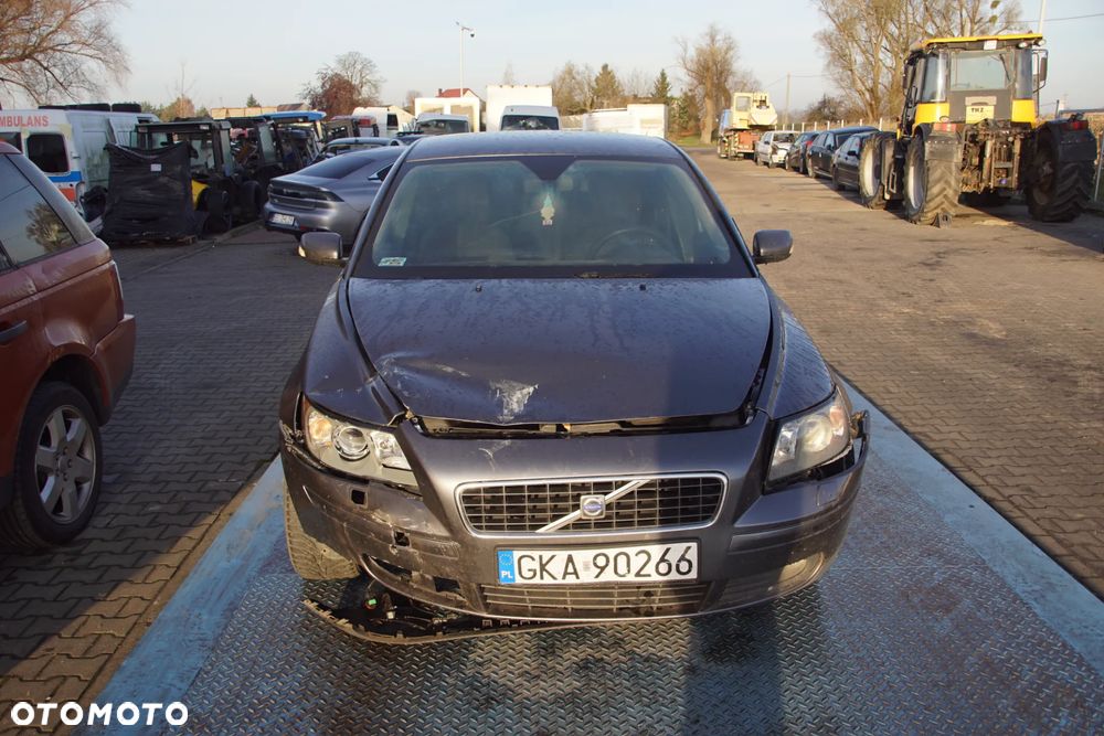 Auto na części - Volvo S40 II 1.6 D 109 KM D4164T MTX75 455 2006R Silnik Skrzynia Drzwi Błotnik Klapa Zderzak Lusterko Szyba Klamka Deska Kokpit Sterownik Moduł Czujnik Licznik Kierownica Wyświetlacz Panel - 2