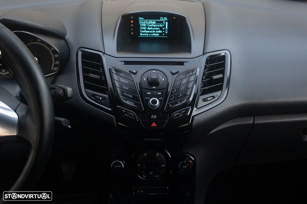 Ford Fiesta 1.0 T EcoBoost Titanium - 10