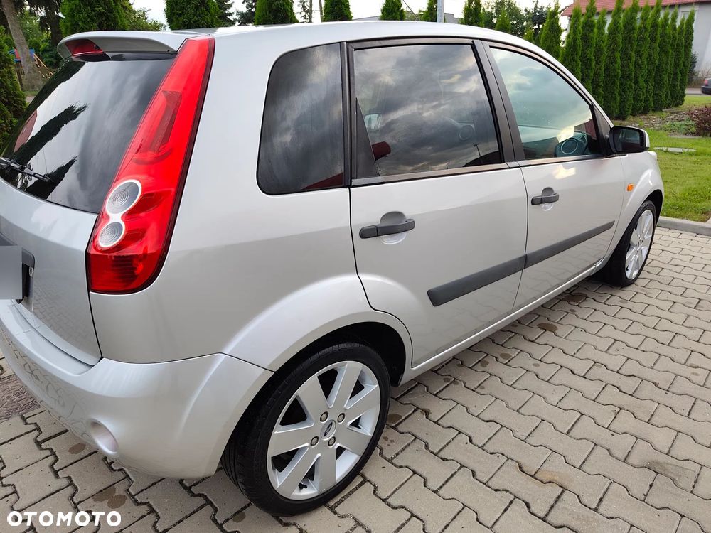 Ford Fiesta 1.3 Ambiente - 20