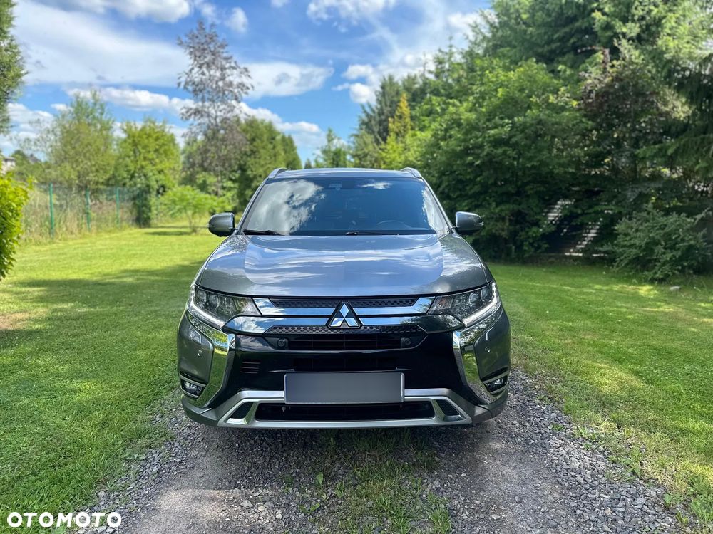 Mitsubishi Outlander Instyle NAVI + - 1