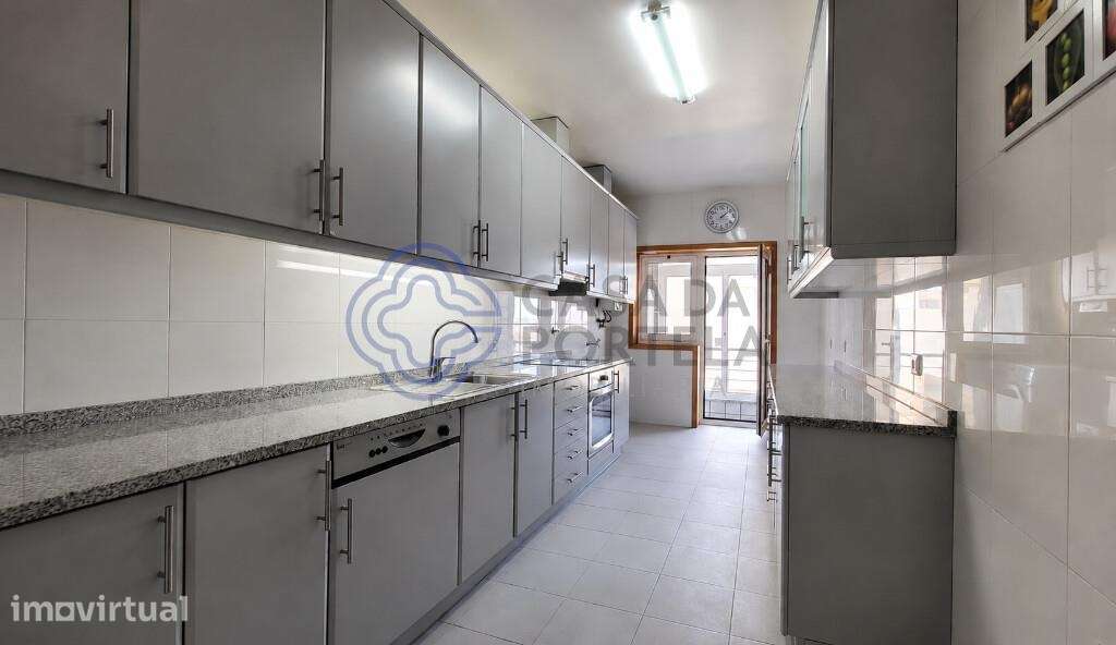 Apartamento T3 junto à praia, em Póvoa de Varzim, para venda. - Grande imagem: 5/31