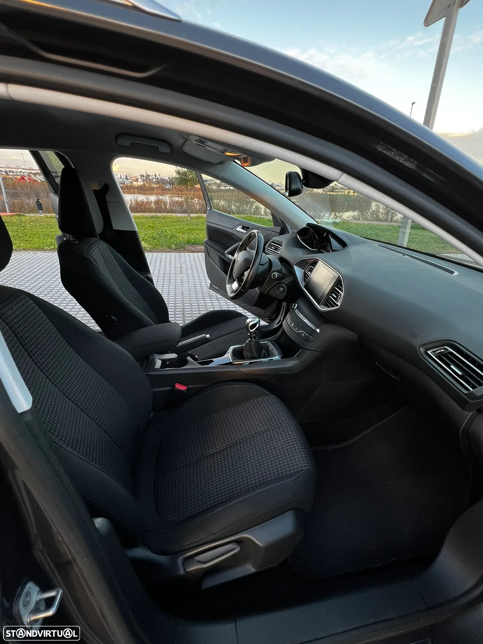 Peugeot 308 SW 1.5 BlueHDi Style - 25