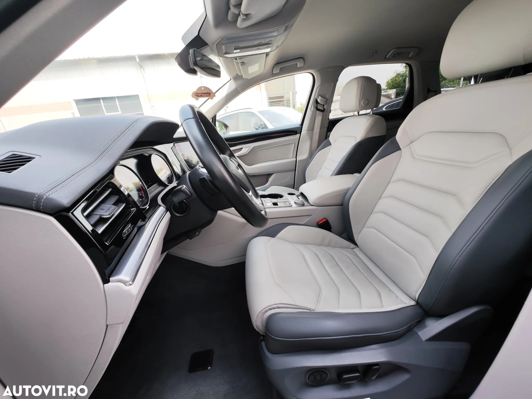 Volkswagen Touareg V6 TDI Elegance - 10