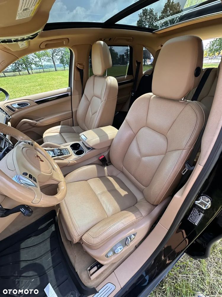 Porsche Cayenne S - 16