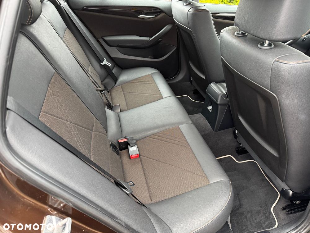 BMW X1 sDrive18i xLine - 33