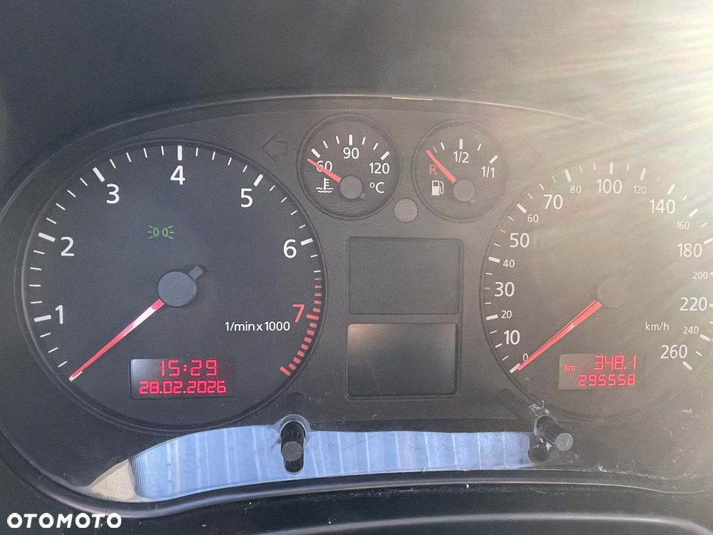 Audi A3 3-drzwiowe 1.6 Attraction - 8