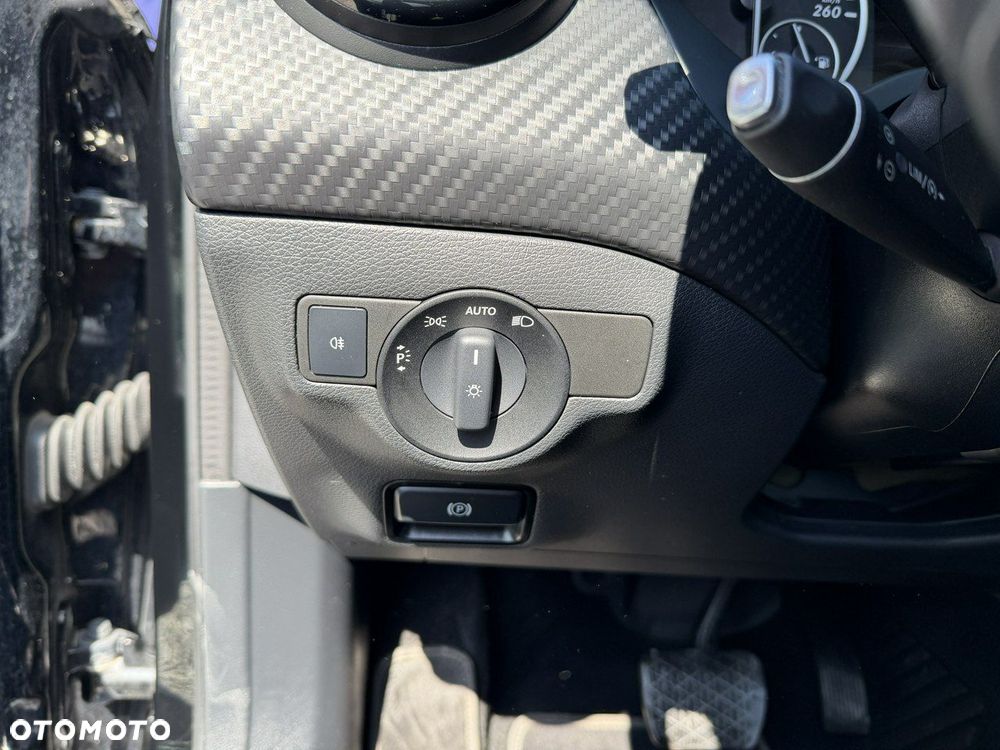 Mercedes-Benz GLA 200 7G-DCT Style - 15