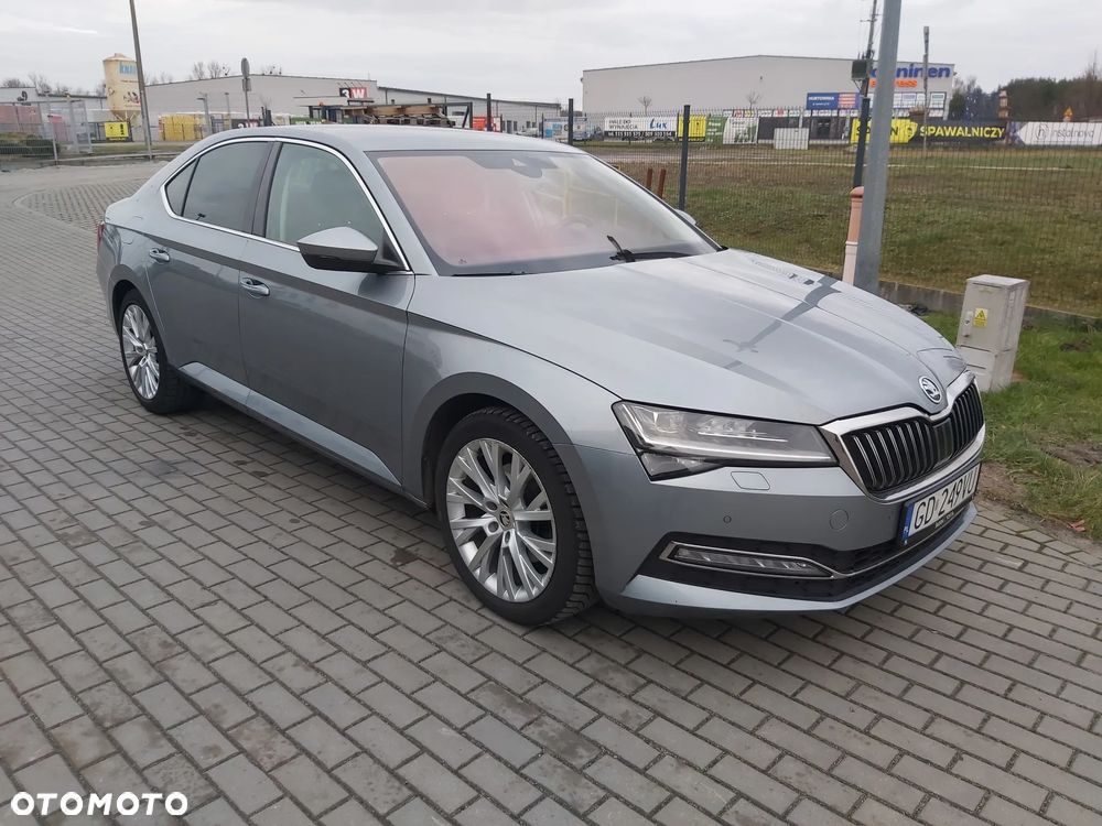 Skoda Superb 2.0 TDI SCR Style DSG - 2