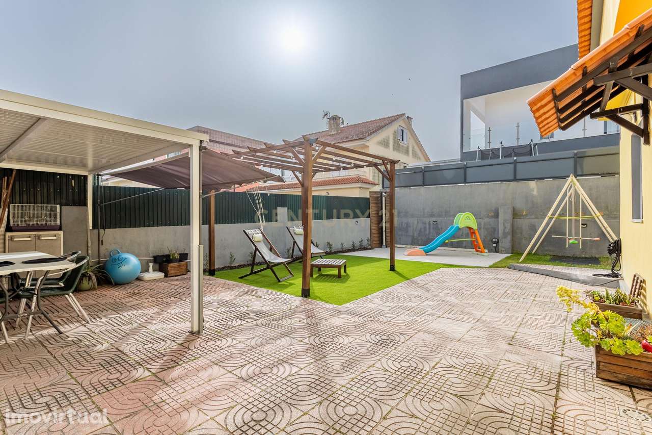 Moradia T4 em Fernão Ferro - Conforto, espaço e qualidade de vida - Grande imagem: 2/29