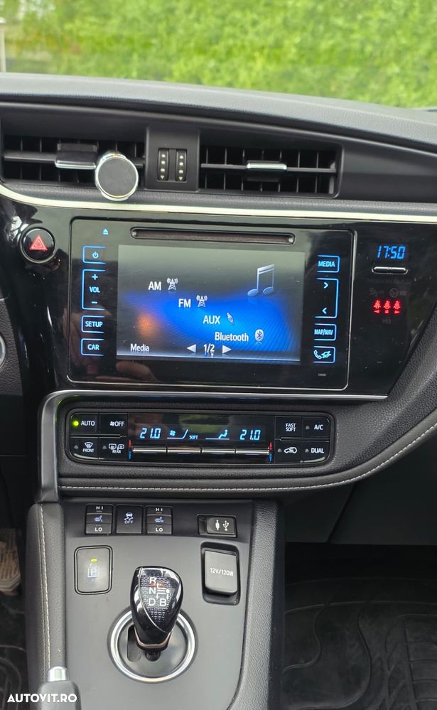 Toyota Auris - 13