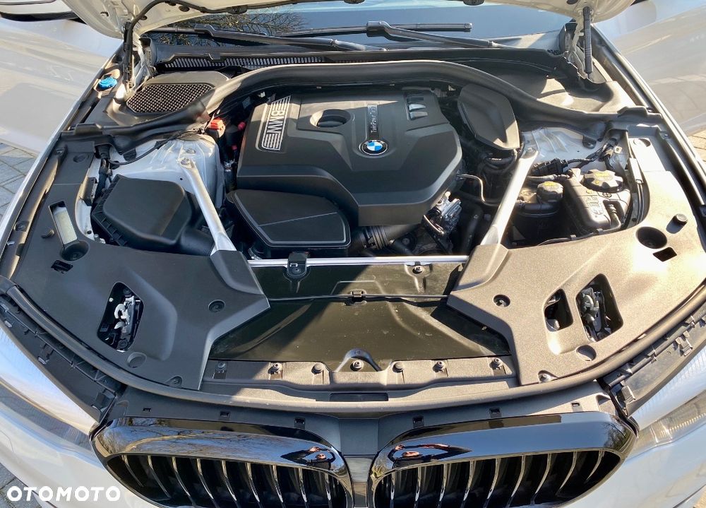 BMW Seria 5 530i xDrive Sport Line sport - 11