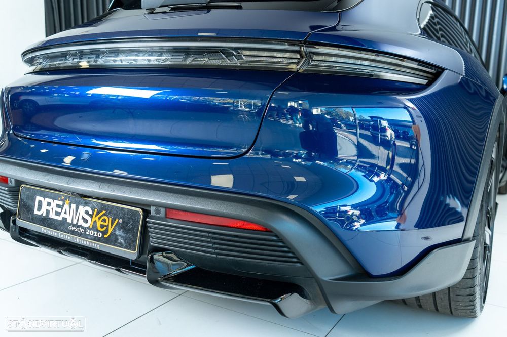 Porsche Taycan Cross Turismo Turbo - 23