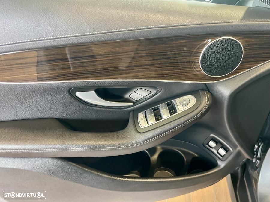 Mercedes-Benz GLC 300 e 4Matic - 30