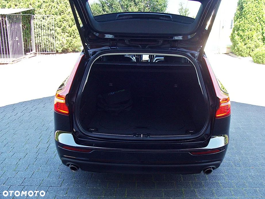Volvo V60 T6 AWD Recharge Plus Dark - 26