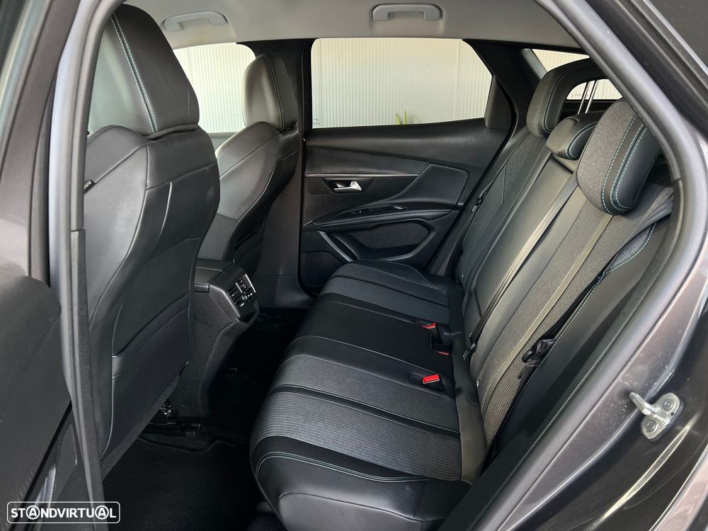 Peugeot 3008 1.5 BlueHDi Allure EAT8 - 26