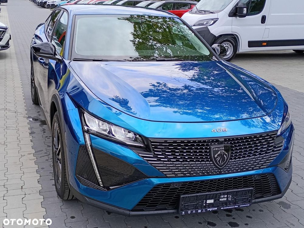 Peugeot 408 - 8