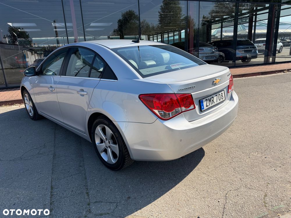 Chevrolet Cruze 1.8 LT+ - 8