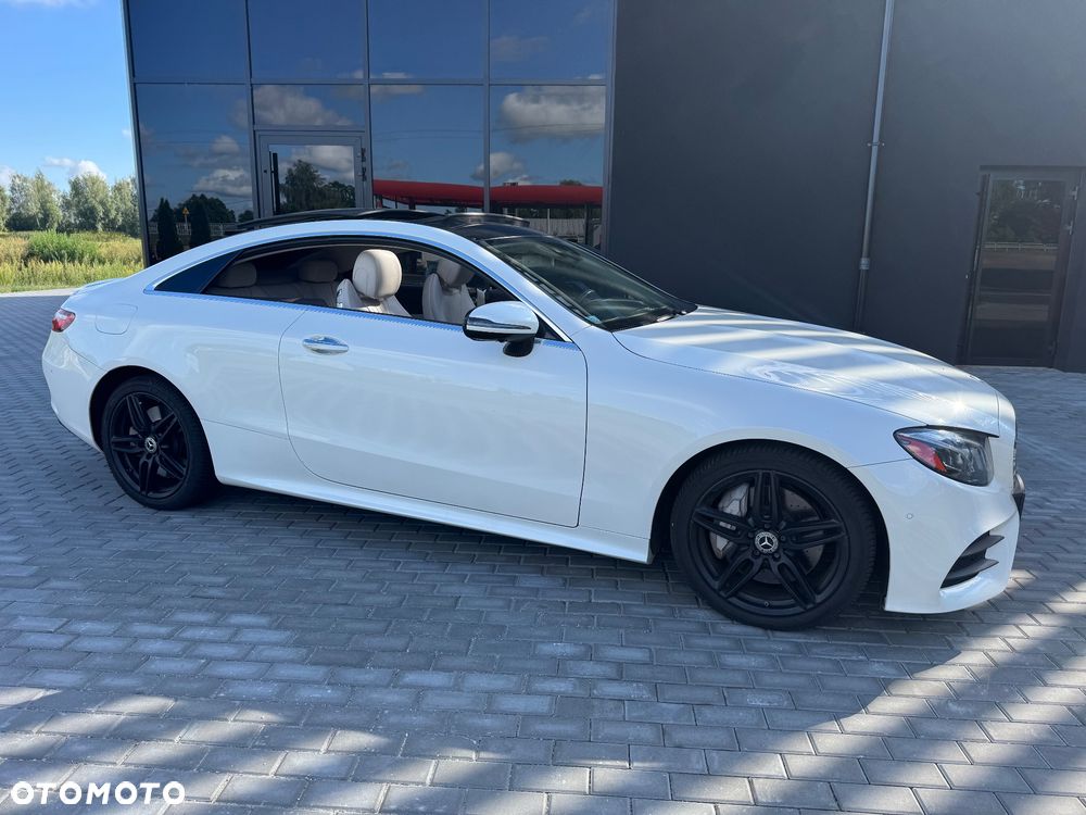 Mercedes-Benz Klasa E 400 4-Matic 9G-TRONIC - 26