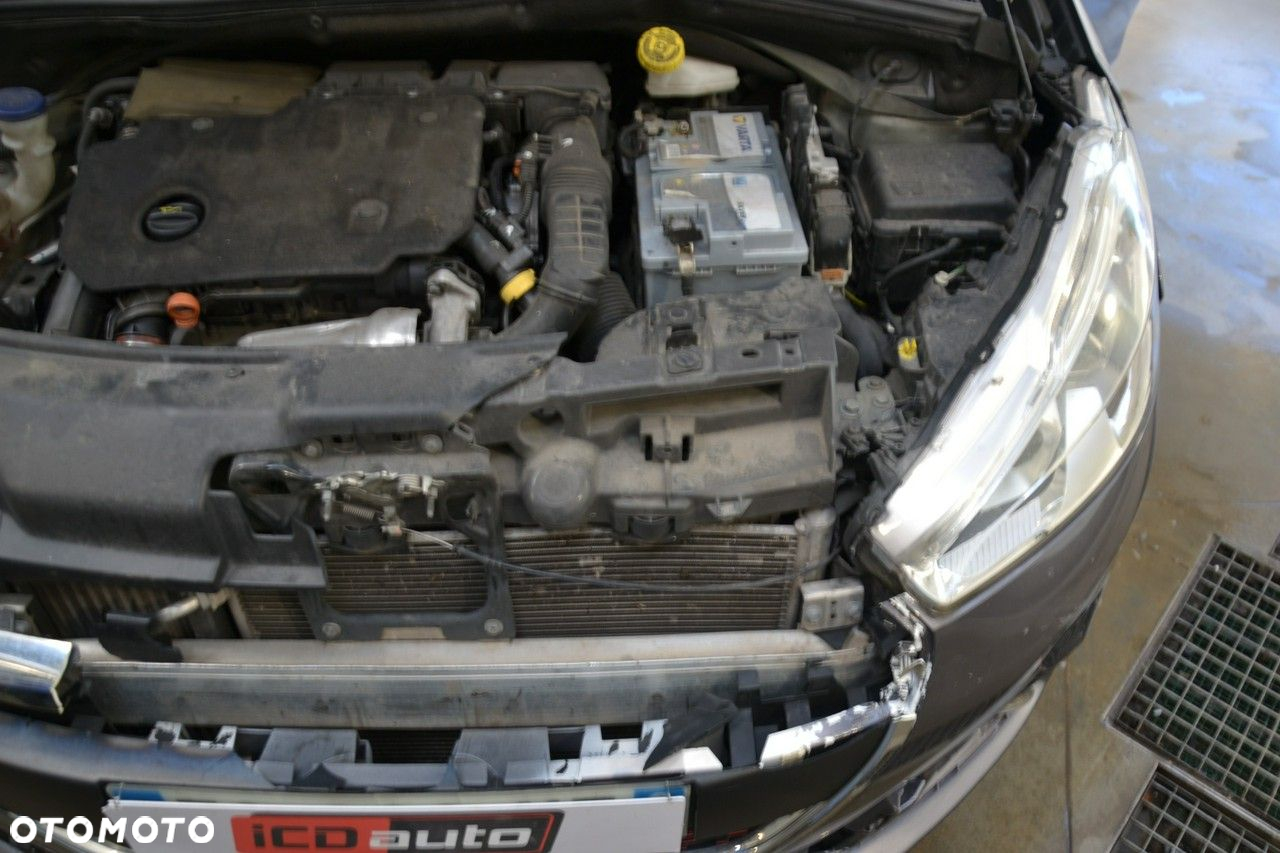 Peugeot 208 - 13