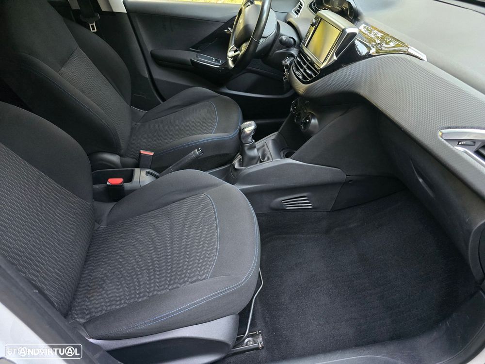 Peugeot 208 1.2 PureTech Active - 26