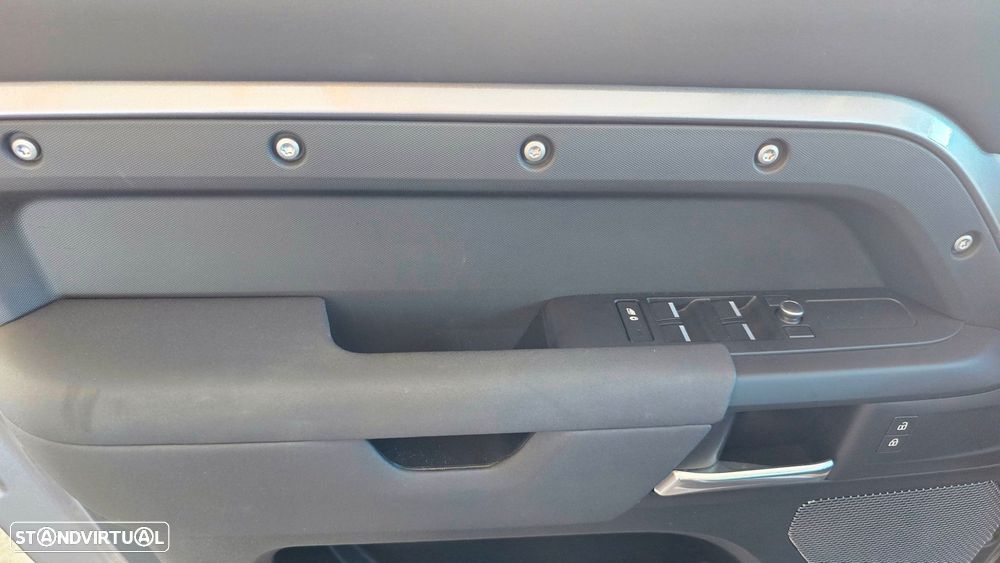 Land Rover Defender 2.0 D 110 AWD S - 41