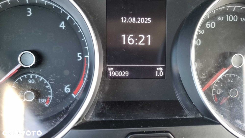 Volkswagen Golf - 34