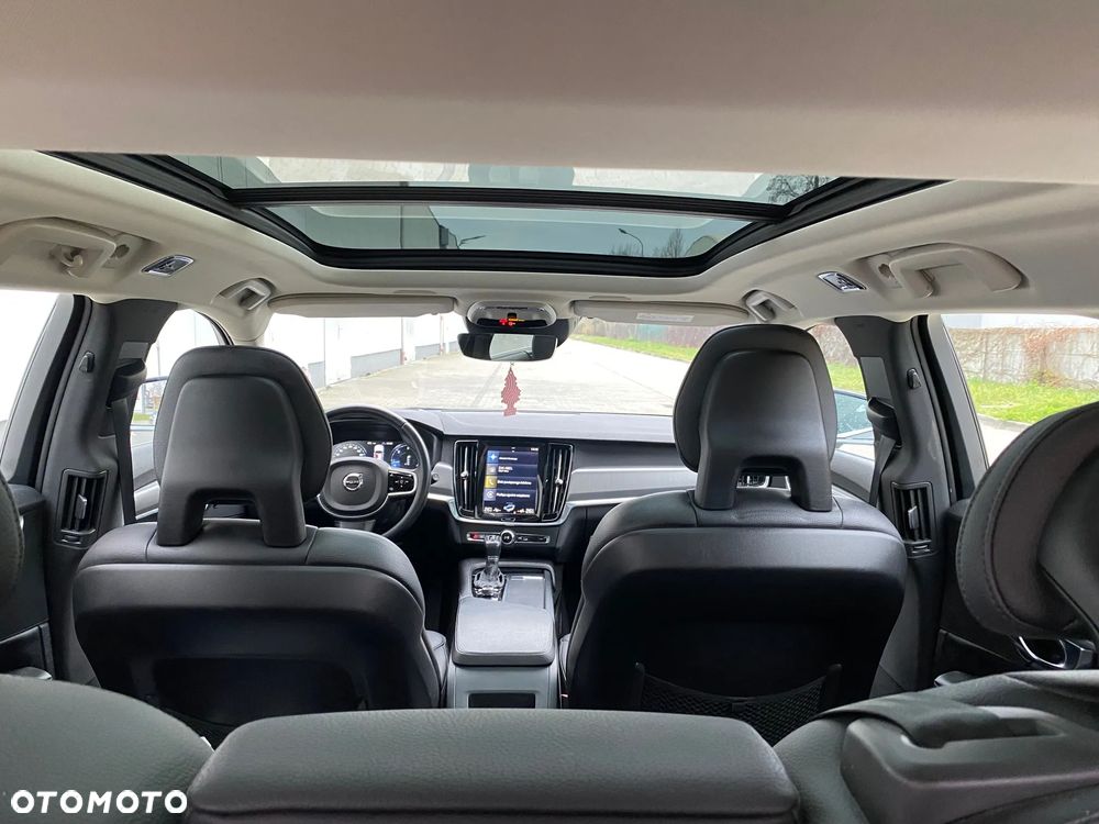 Volvo V90 D4 Momentum - 27