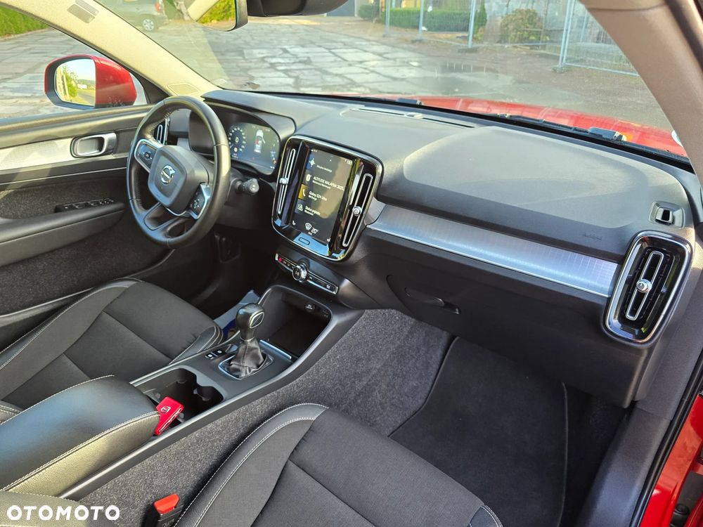 Volvo XC 40 T3 Momentum - 19