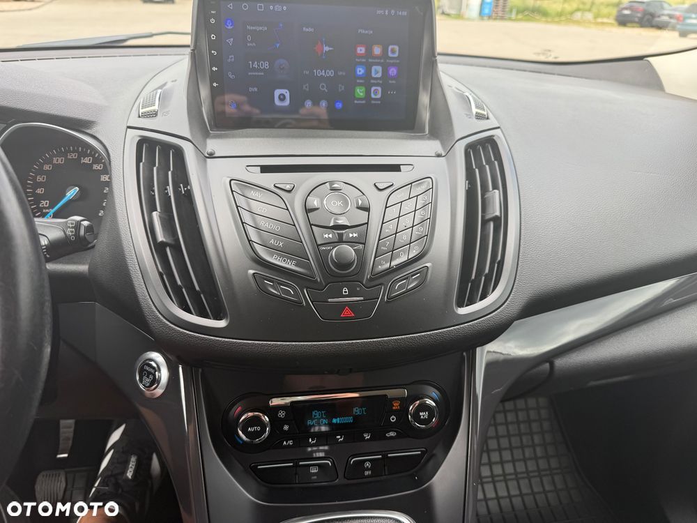 Ford Kuga 2.0 TDCi 2x4 Titanium - 24