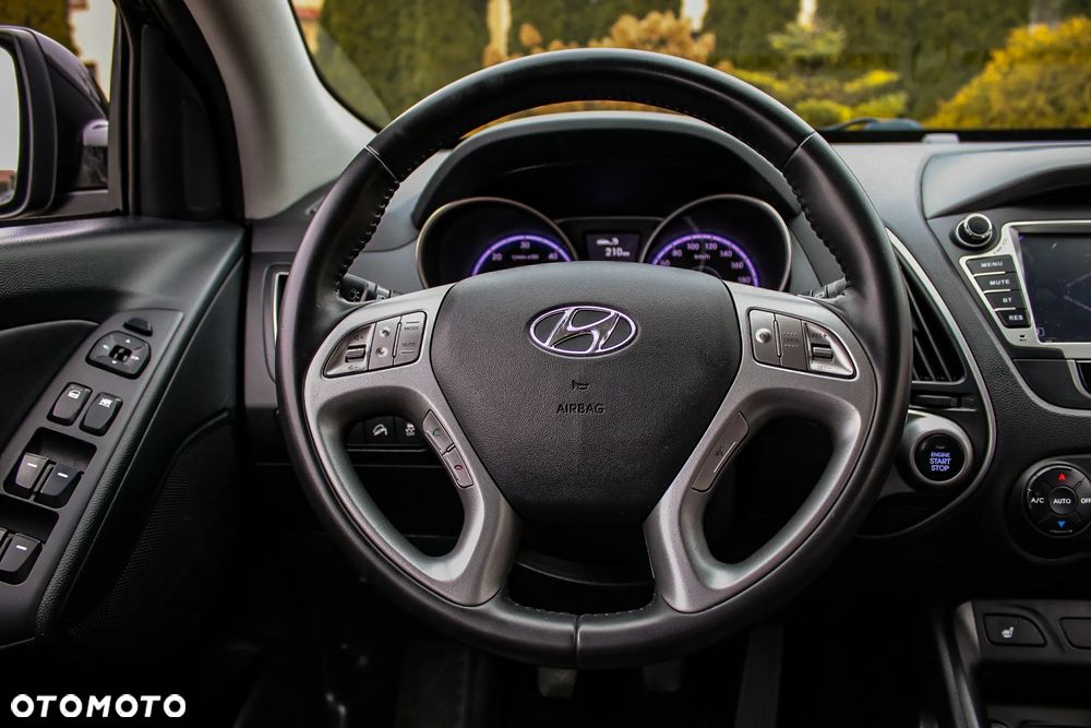 Hyundai ix35 1.7 CRDi 2WD blue Finale Gold - 24