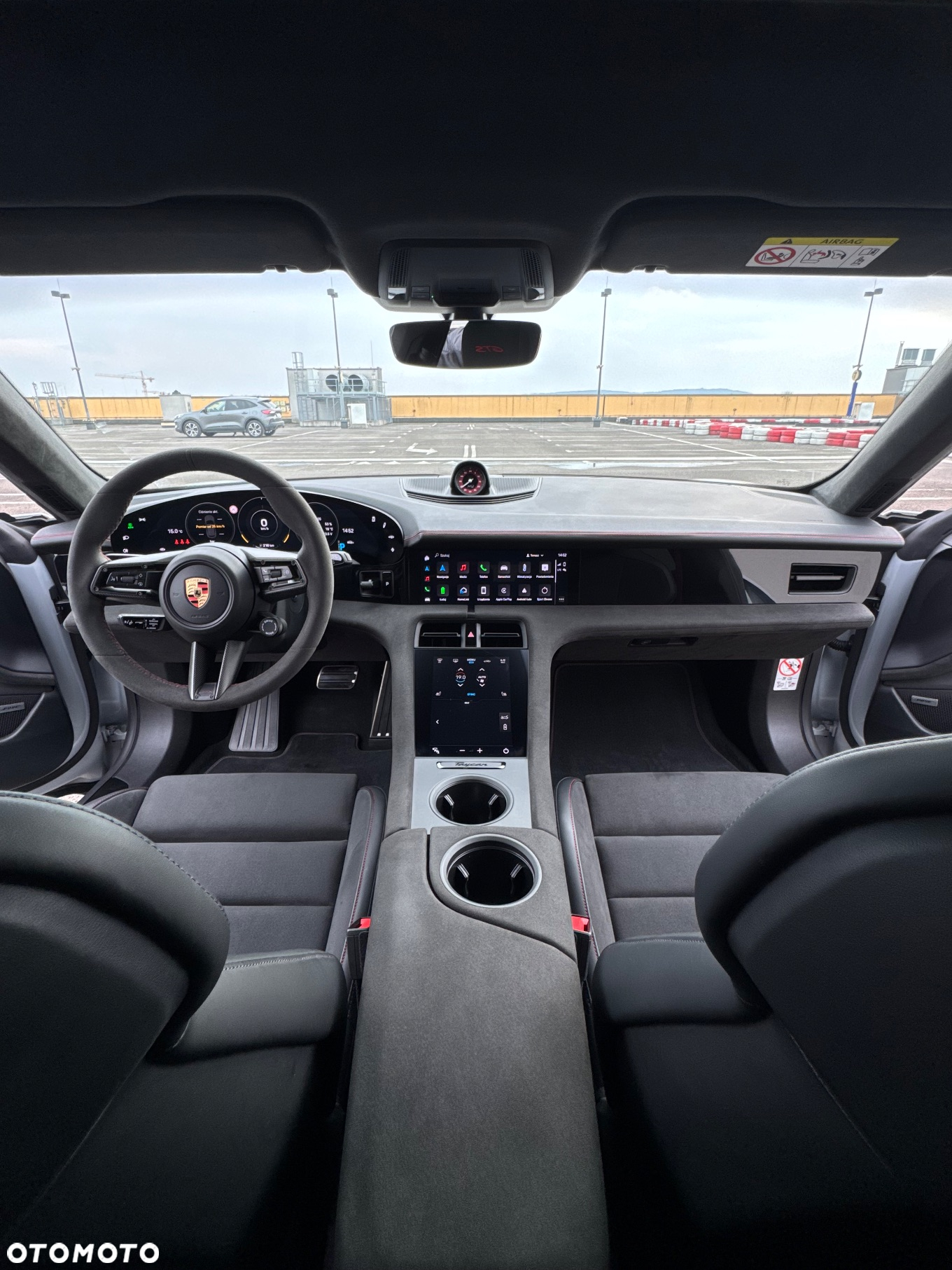 Porsche Taycan GTS Sport Turismo - 38